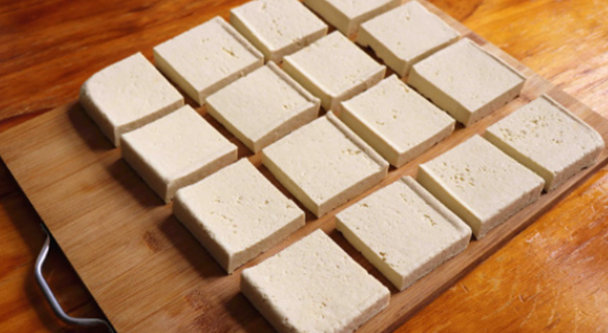 蚂蚁庄园2026年1月18日答案：人们所说的“卤水点豆腐”通常指的是哪种豆腐?