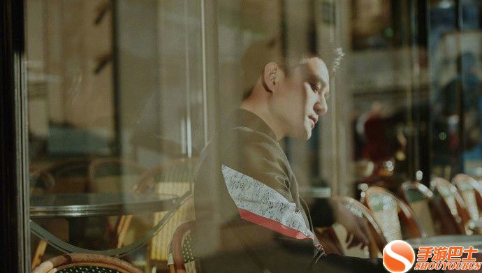 王凯时尚杂志封面大片 眼神深邃演绎早春时尚彰显型男风范