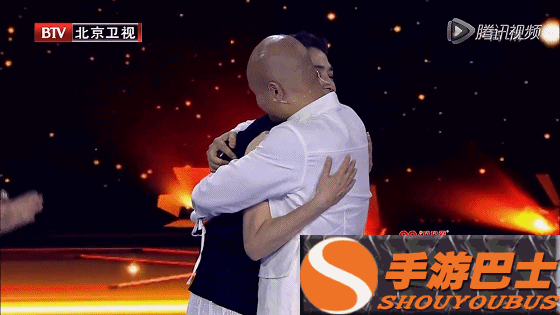 乐嘉多次亲女嘉宾的脸 谢娜尴尬躲开