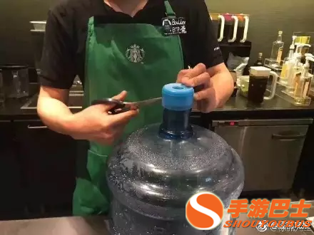 端着脸盆和水桶去星巴克喝免费咖啡? 真相在这里