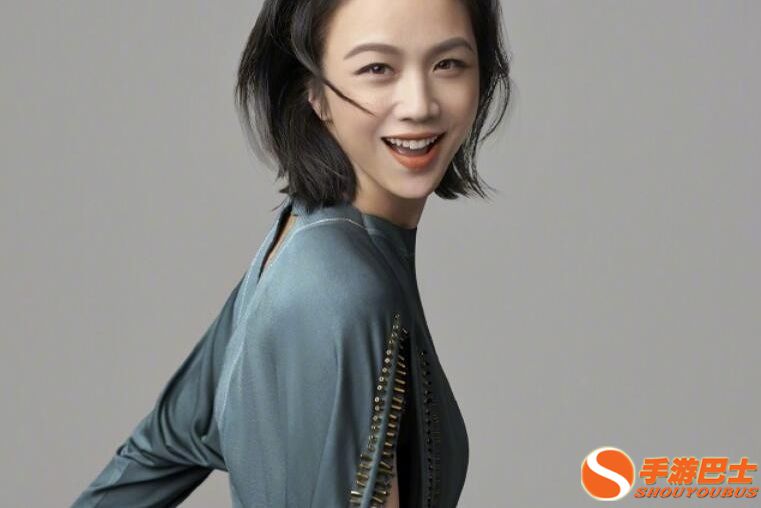 汤唯写真露酥胸 女人味很浓简直性感到不行(图