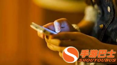 一万点暴击!男子脑瘤手机所致 手机党们知道该如何使用手机吗?