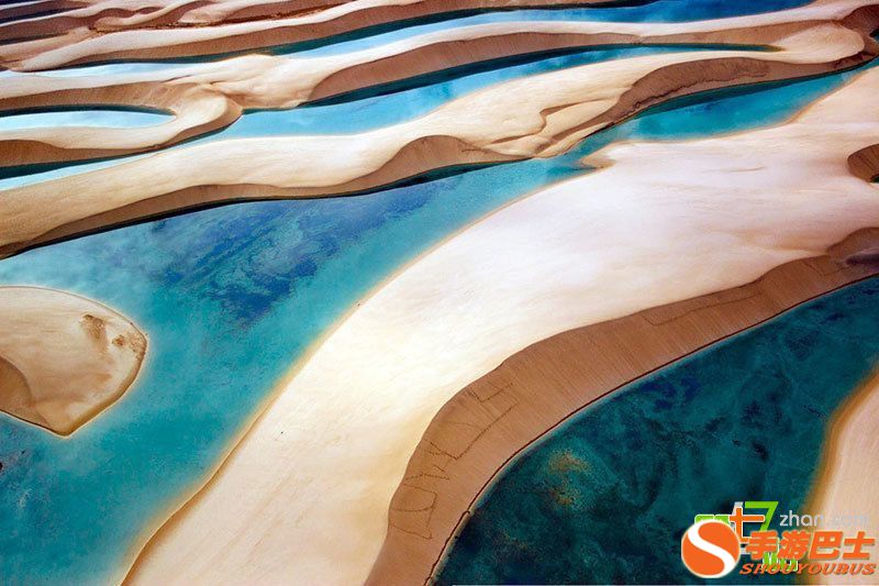 巴西神奇的沙地绿洲：一年四季景色不断变幻