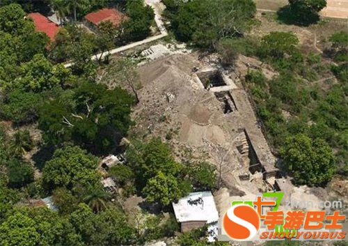 金字塔古墓内惊现活人殉葬 尸骸全身被各种宝石覆盖