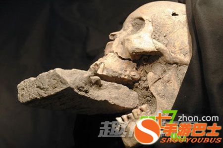 震惊全世界的十大考古发现：镶满宝石的史前牙齿