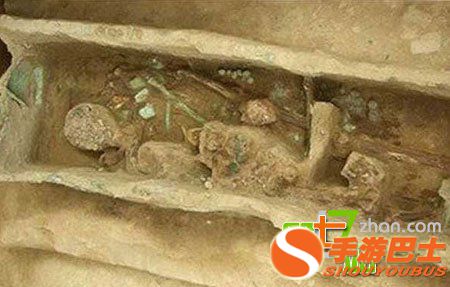 震惊全世界的十大考古发现：镶满宝石的史前牙齿