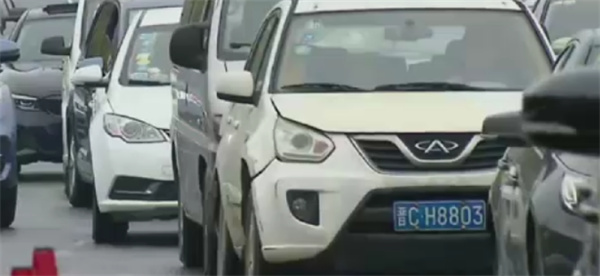 网友提前返程1小时开10公里