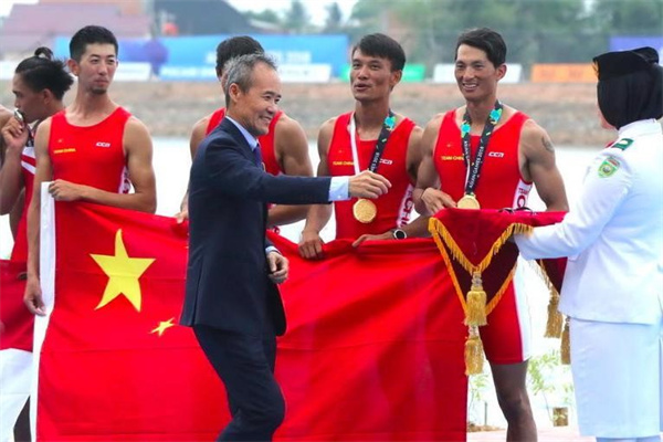 上午拿亚运会金牌