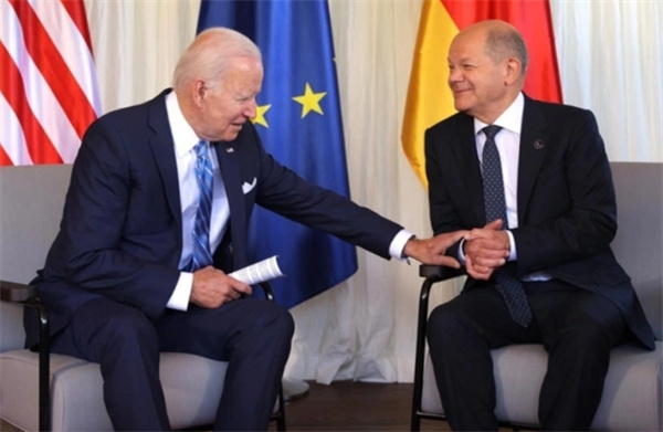 普京:曾提议俄罗斯加入北约